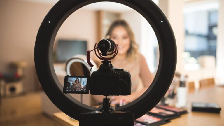 Influence Rouge Kit Kit Influenceur 2025 : L’Équipement Complet pour Créateurs de Contenu